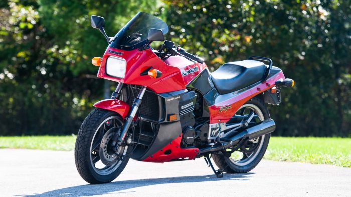 Kawasaki GPZ900R Ninja - Mecum Auction