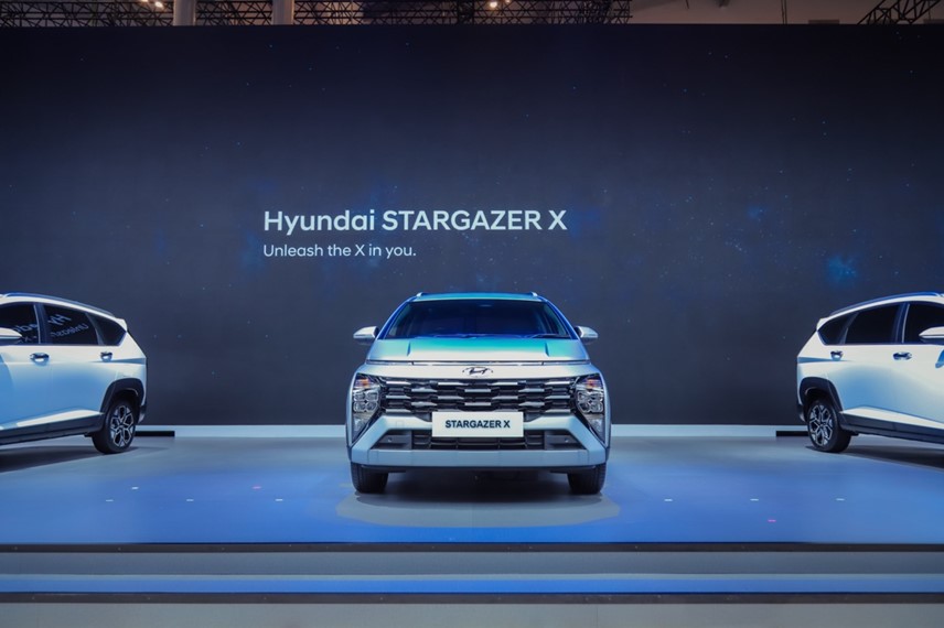 Mobil Hyundai Stargazer X