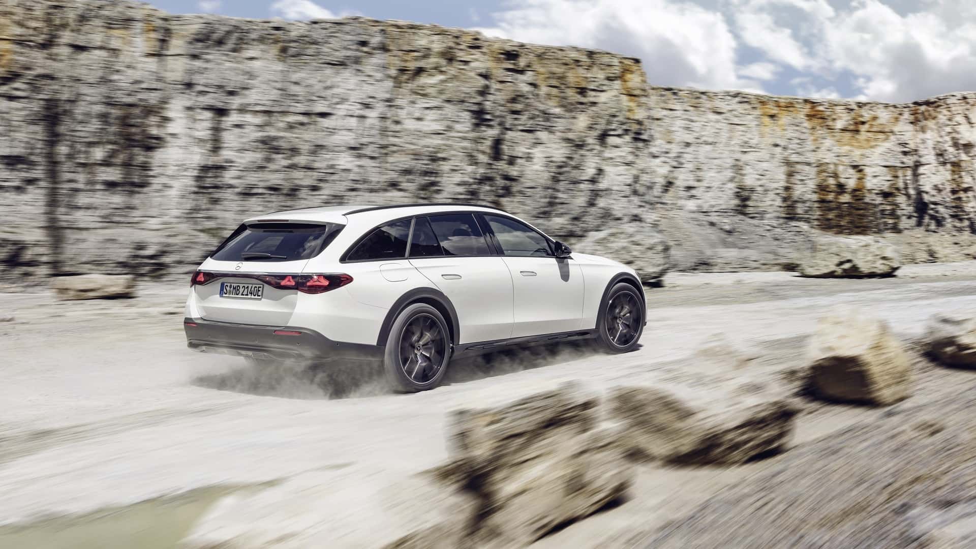 2024 mercedes benz e class all terrain debuts it s on its way to the us 10