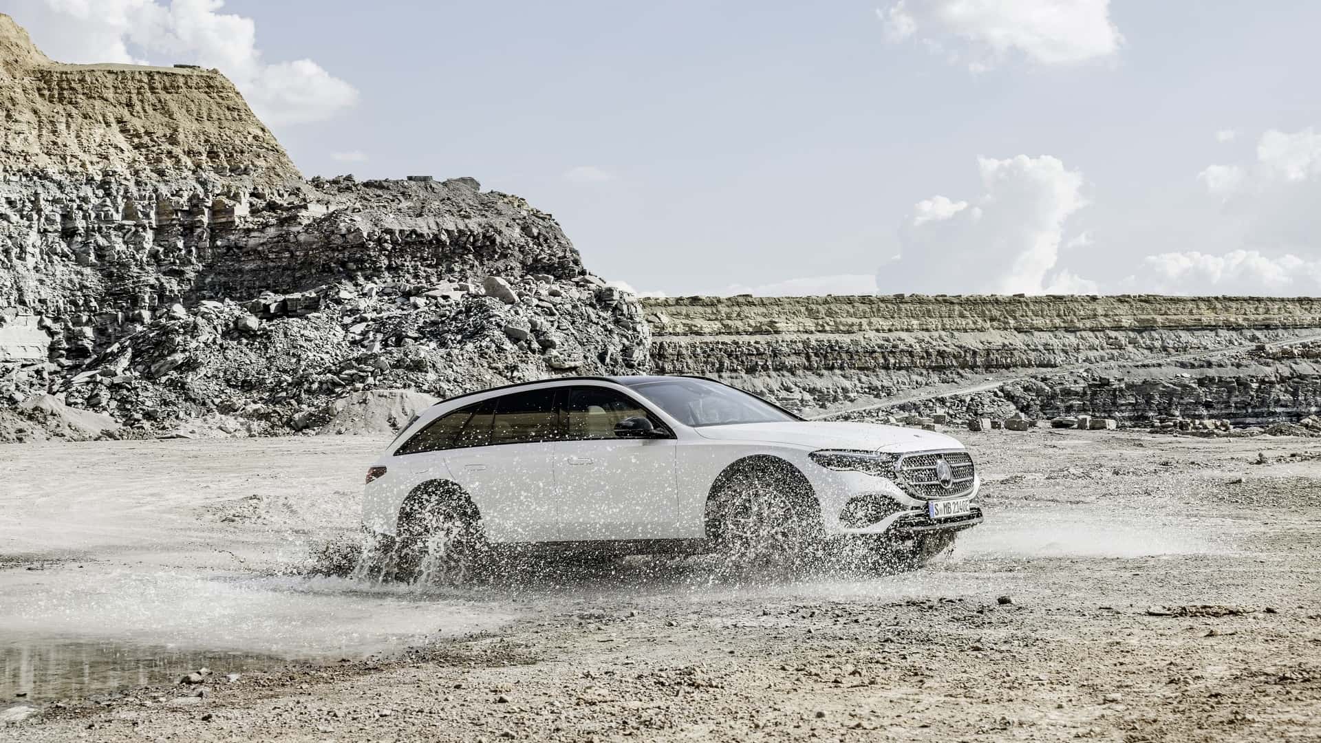 2024 mercedes benz e class all terrain debuts it s on its way to the us 5
