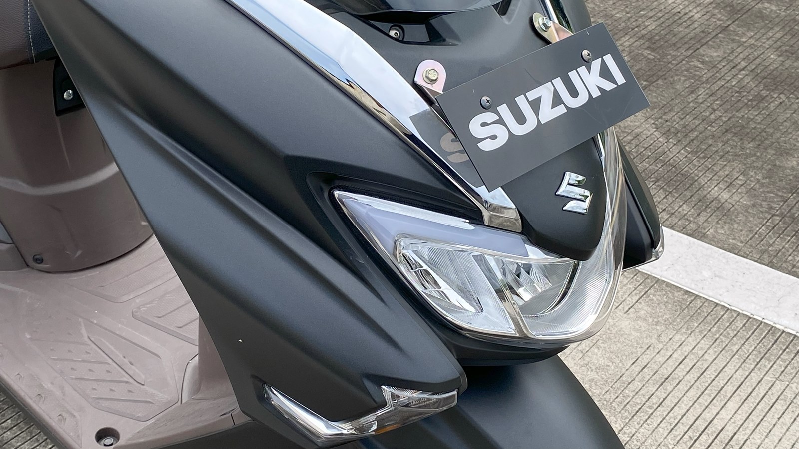 Suzuki Burgman 125 face