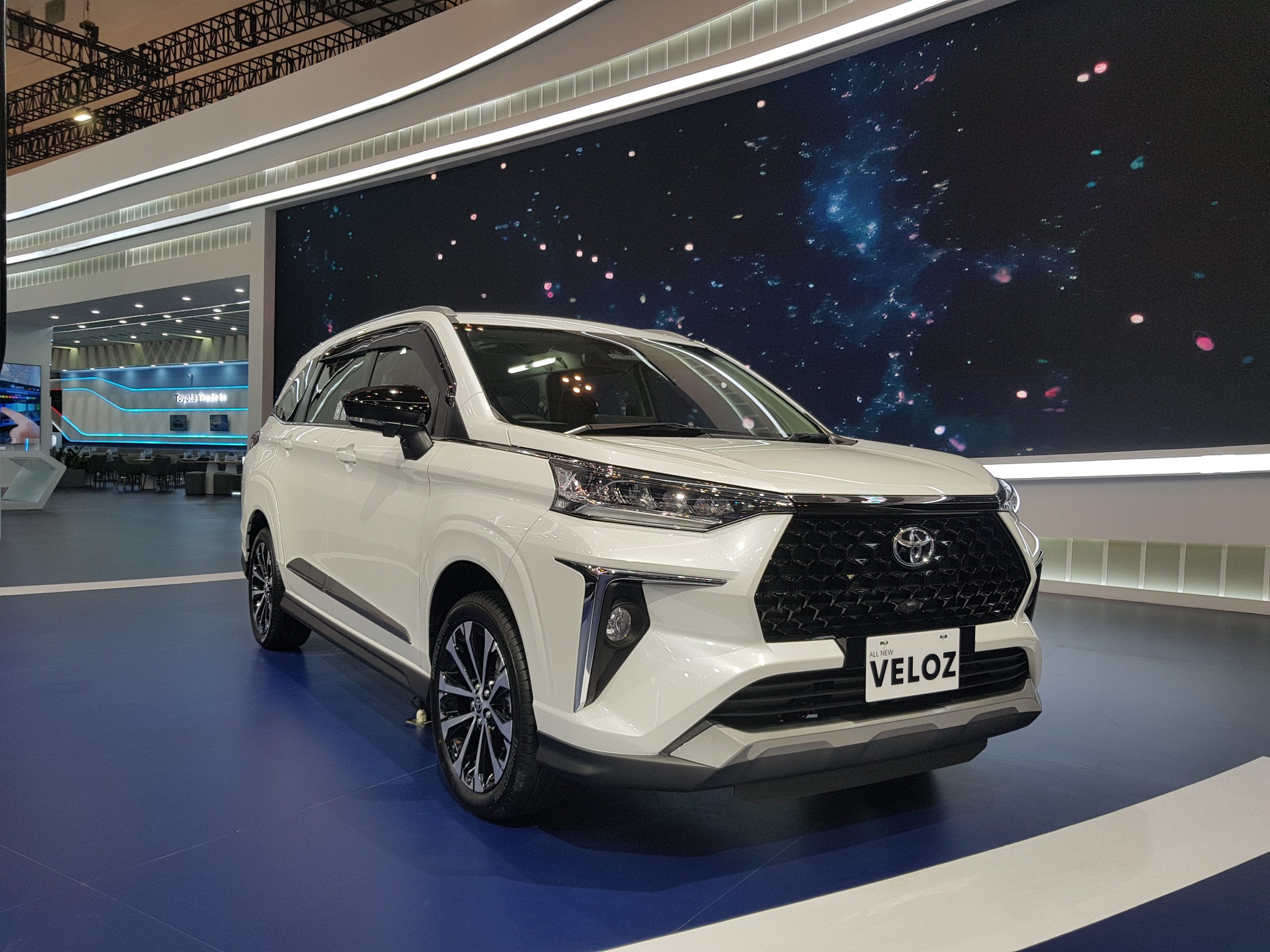 Toyota Fortuner dan Veloz didiskon besar selama GIIAS 2024