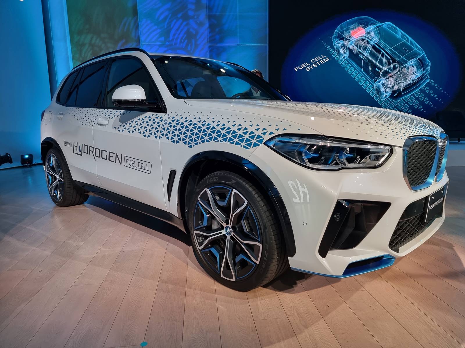 BMW iX5 Hidrogen di Tokyo MObility Show 2023.