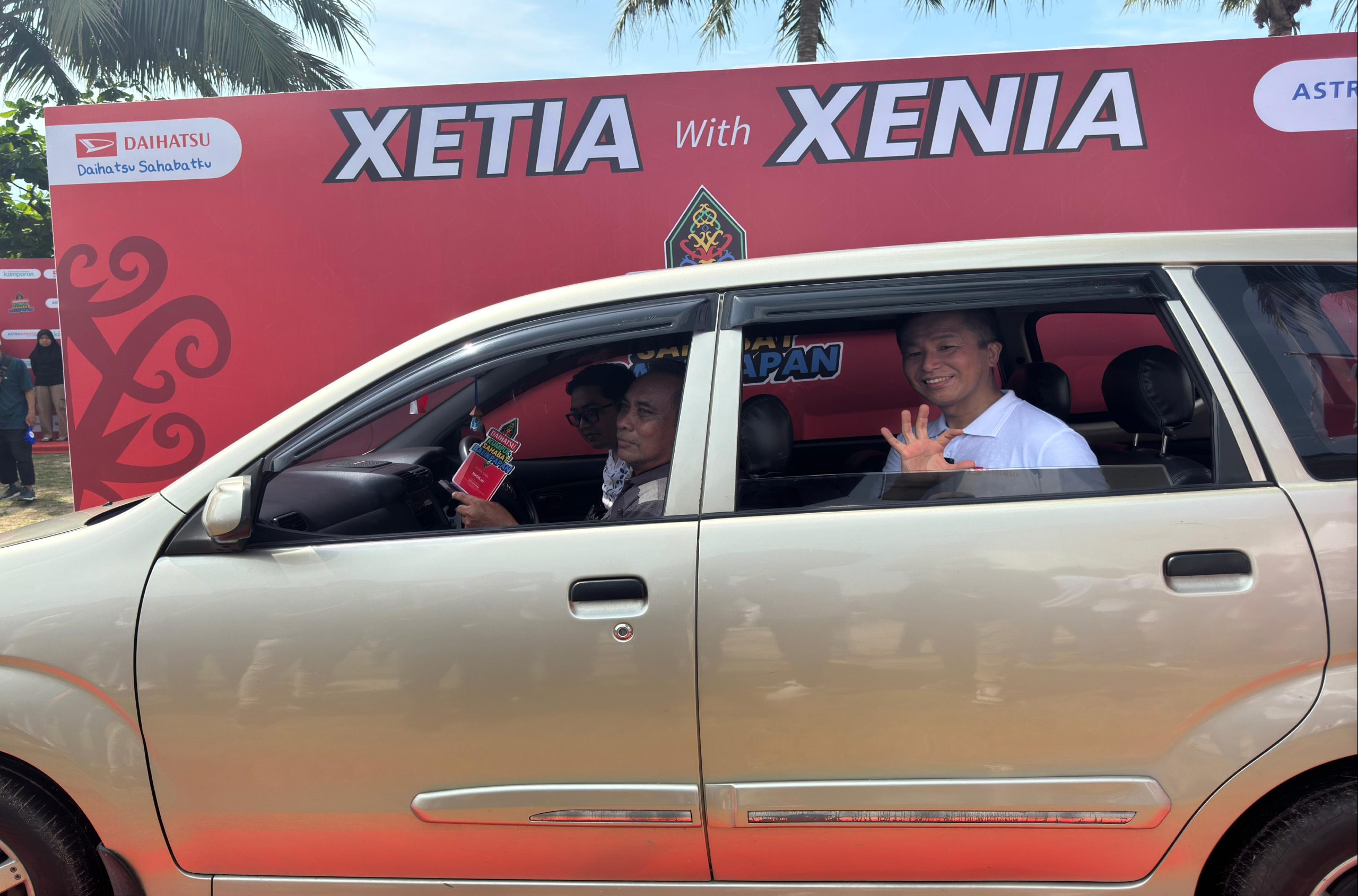 Program Daihatsu Xetia with Xenia. 