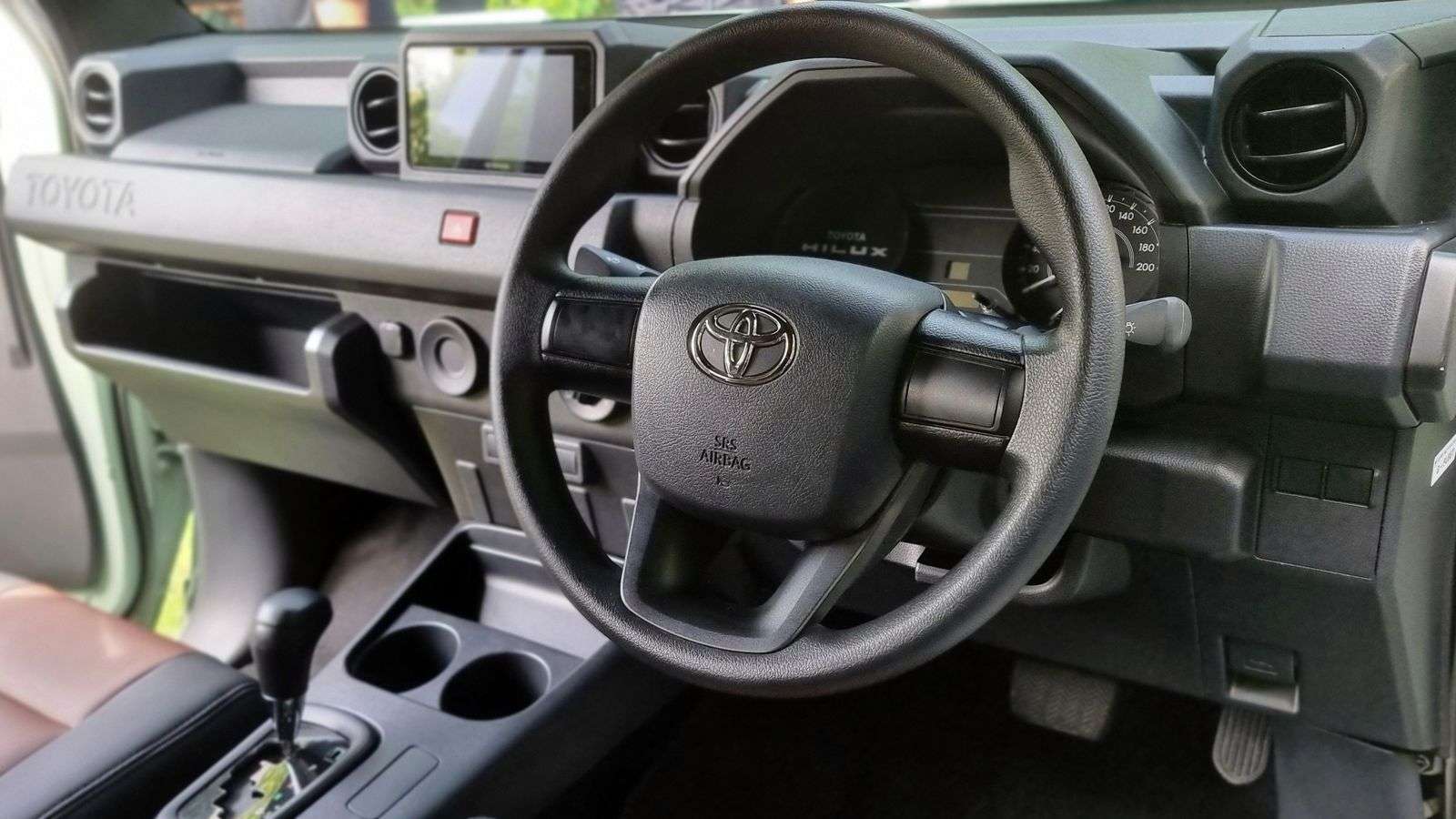 Interior hilux rangga SUV