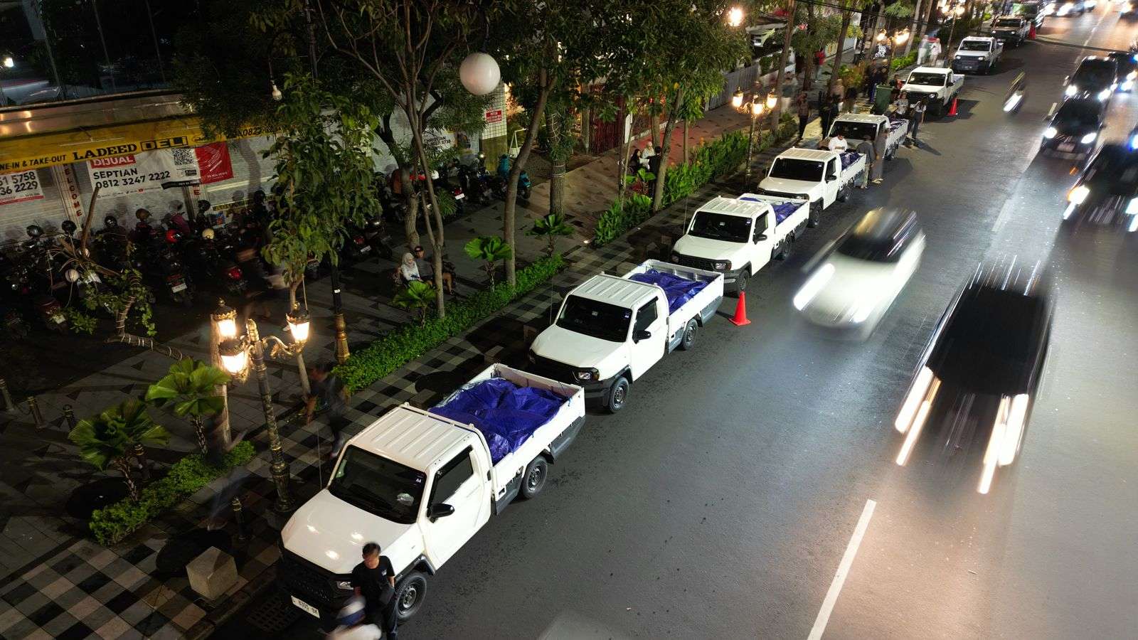 Toyota hilux rangga tersedia dengan mesin bensin dan diesel.