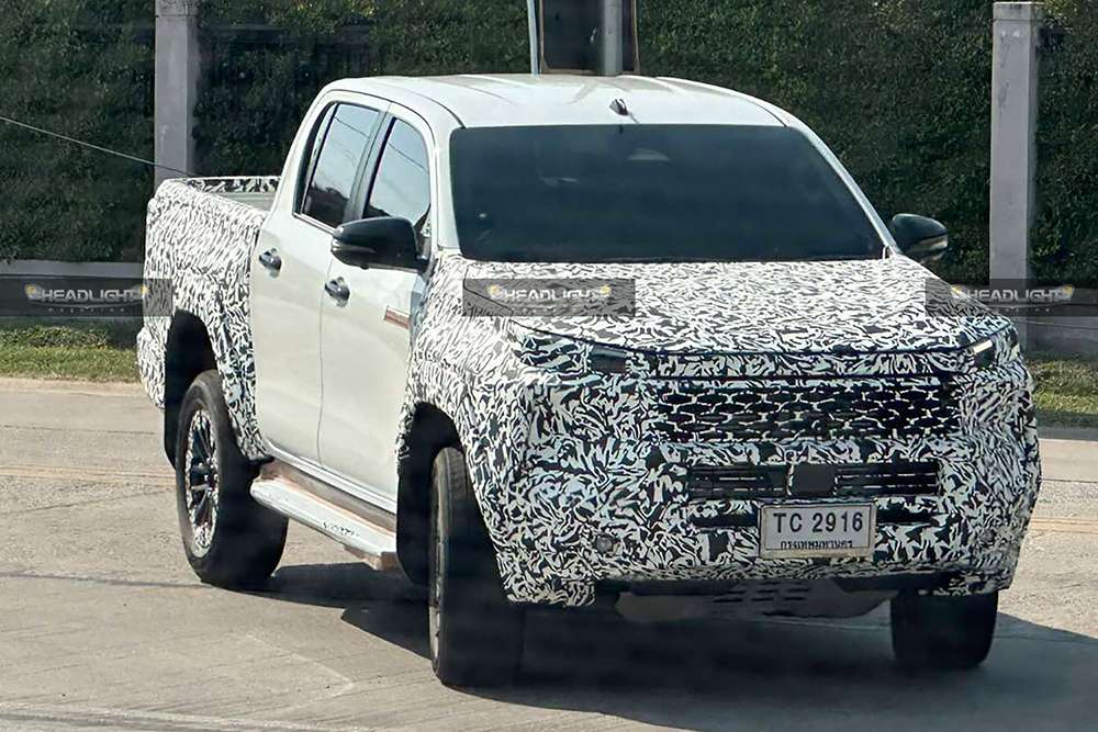 Spyshot Toyota Hilux 2025 by Headlightmag