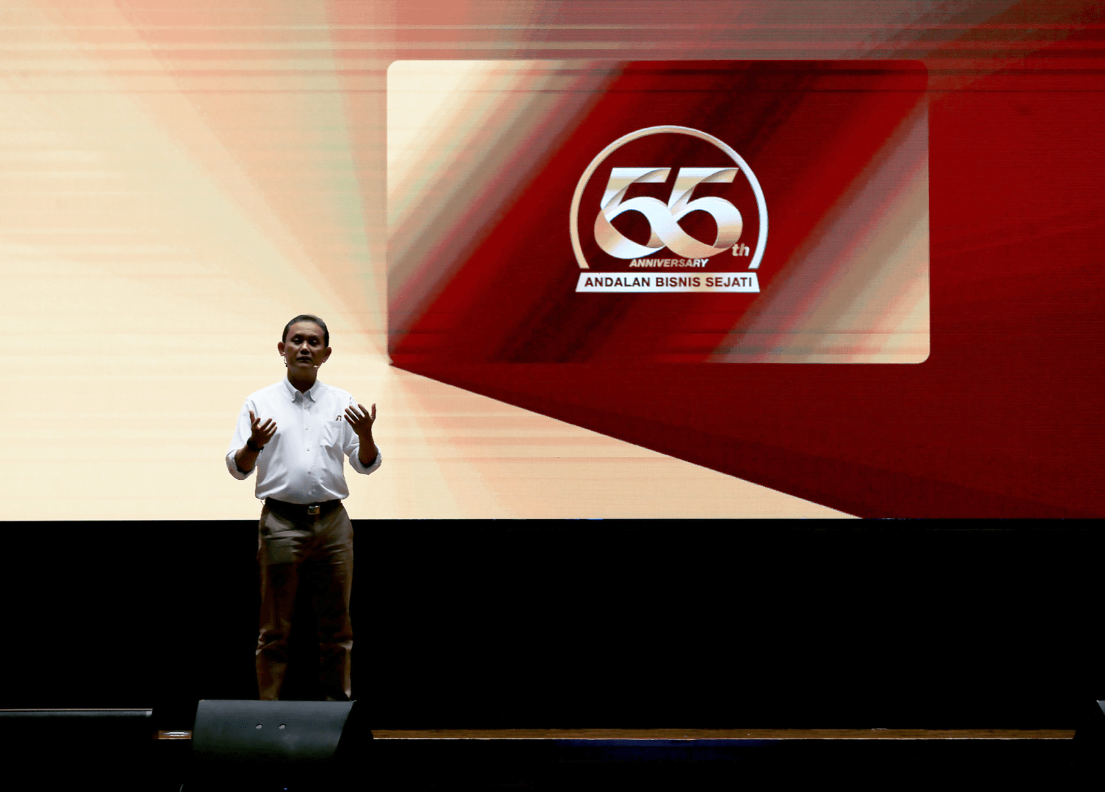 55 tahun eksist4ensi truk Mitsubishi Fuso di Indonesia. 