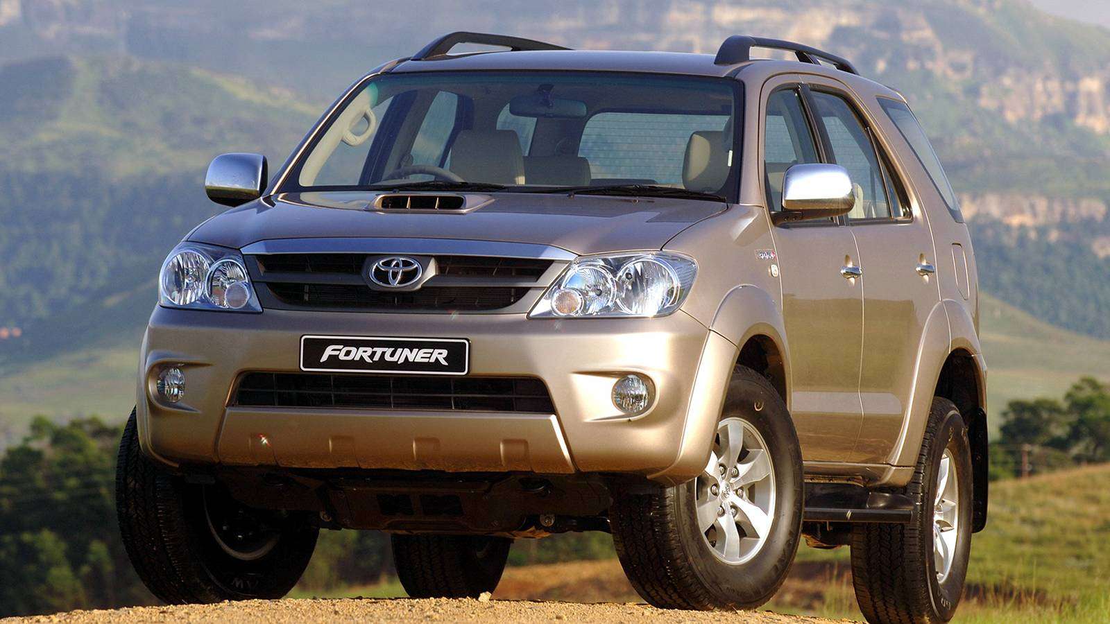 Toyota Fortuner Gen 1