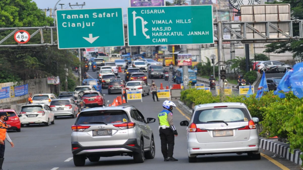 volume kendaraan ke puncak