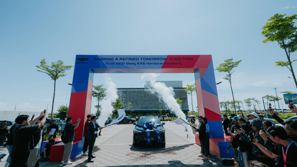 delivery Geely EX5 ke konsumen