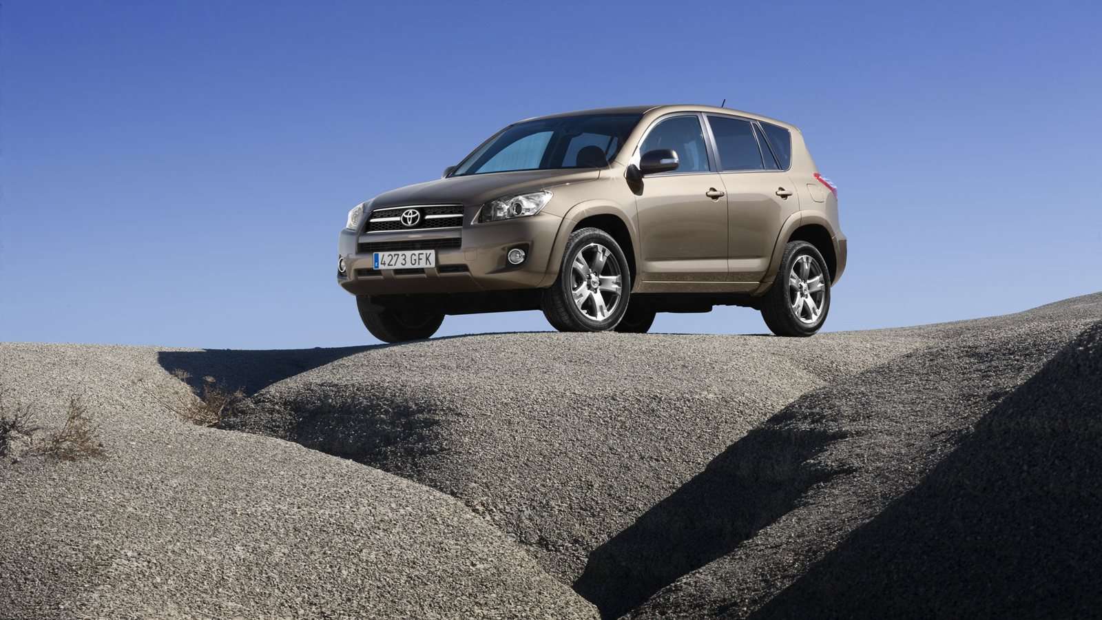 RAV4 Generasi ketiga bermesin V6.