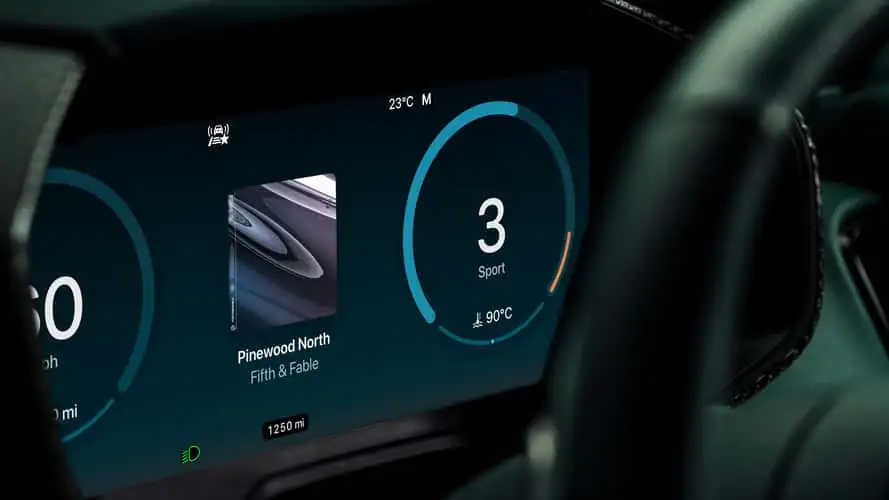 Apple Carplay Ultra di Aston Martin