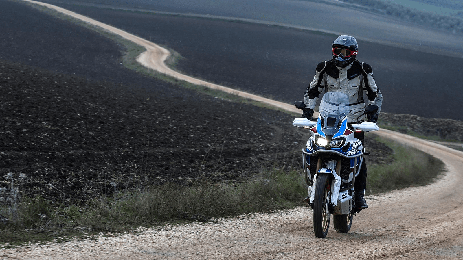 cara mengurus Carnet De Passage (CDP). Dokumen CDP adalah syarat mutlak untuk melakukan touring kendaraan ke luar negeri.