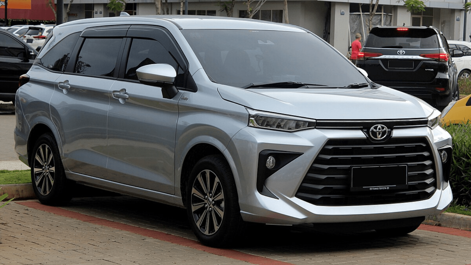 harga Toyota Avanza dan Veloz terbaru 2025