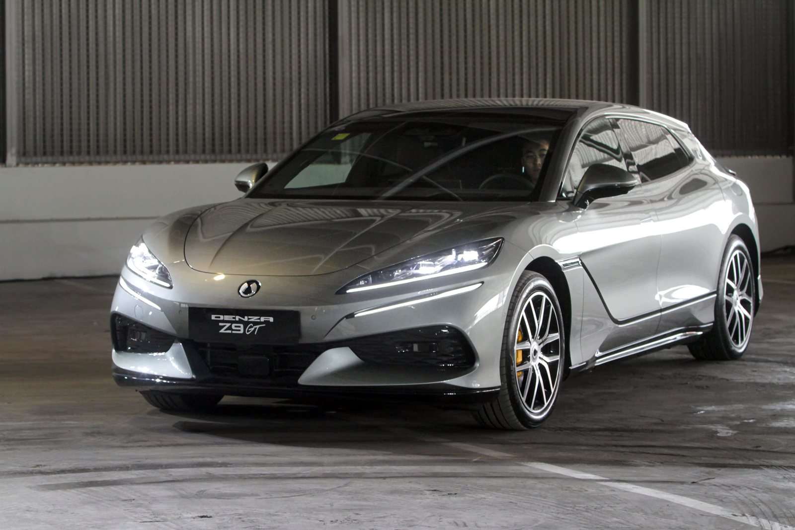 Haka Auto bawa Denza Z9 GT
