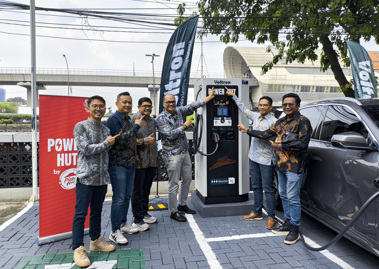 Voltron jadi penyedia charging station untuk dealer Geely di Indonesia. 