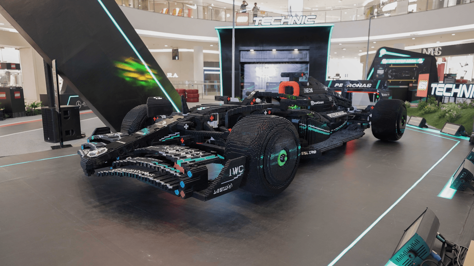 LEGO Mercedes-AMG Petronas F1