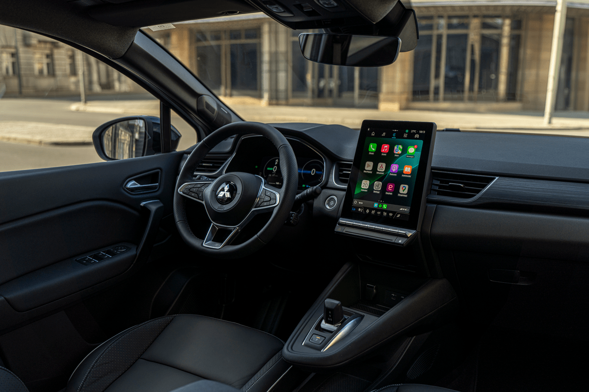 interior Mitsubishi Grandis 2025. 