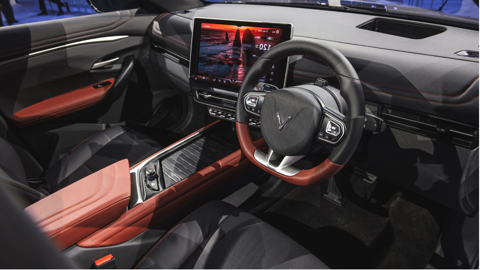 mobil listrik vinfast vf7