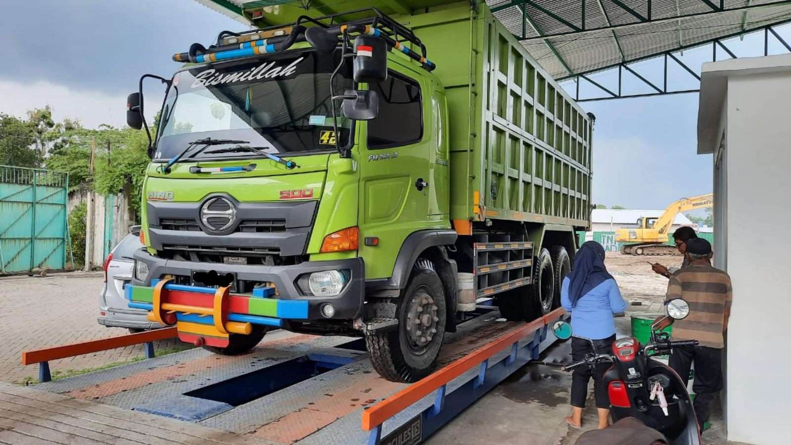 tindakan elektronik di penimbangan kendaraan