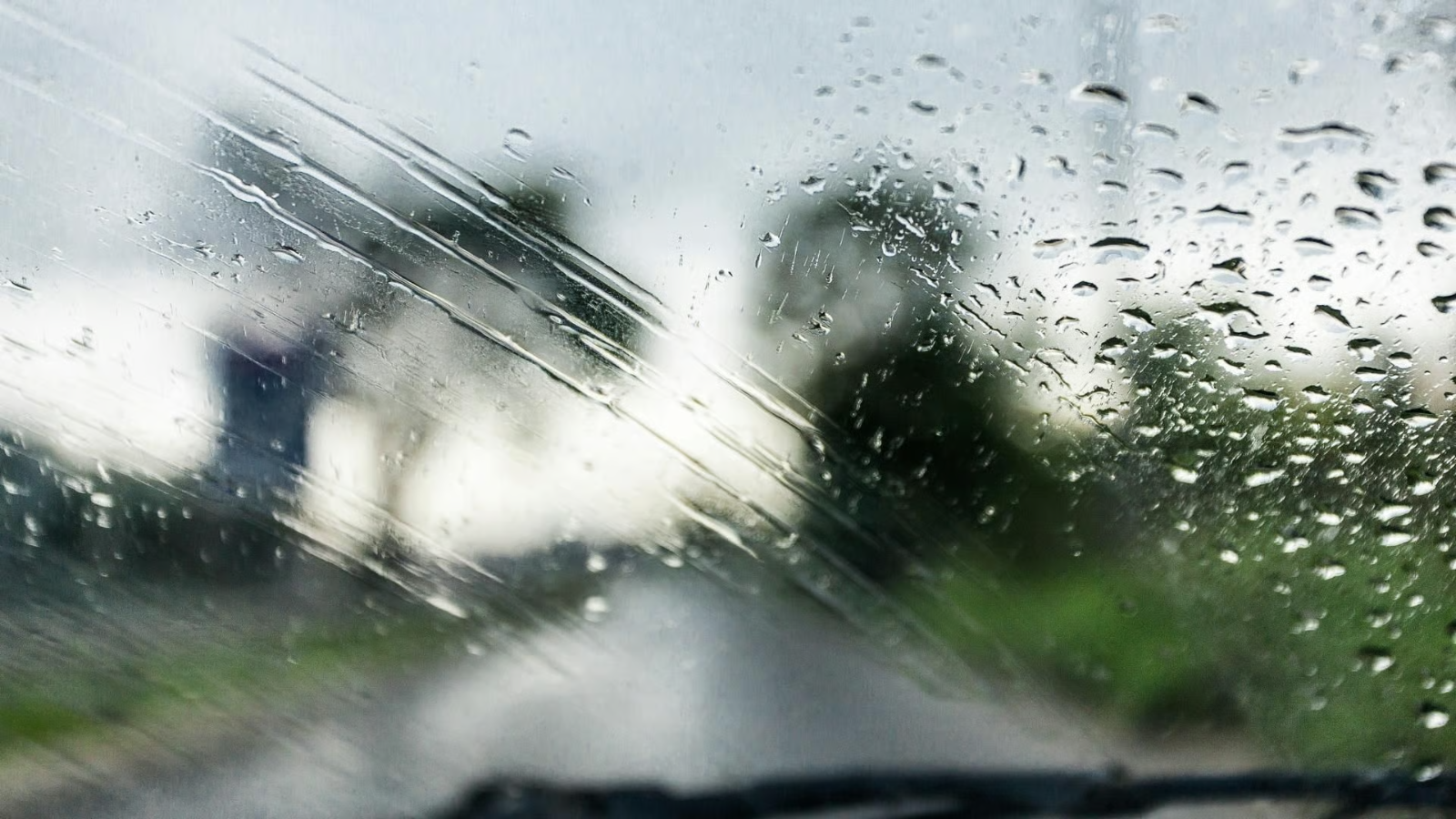 cara mengatasi kaca mobil berembun