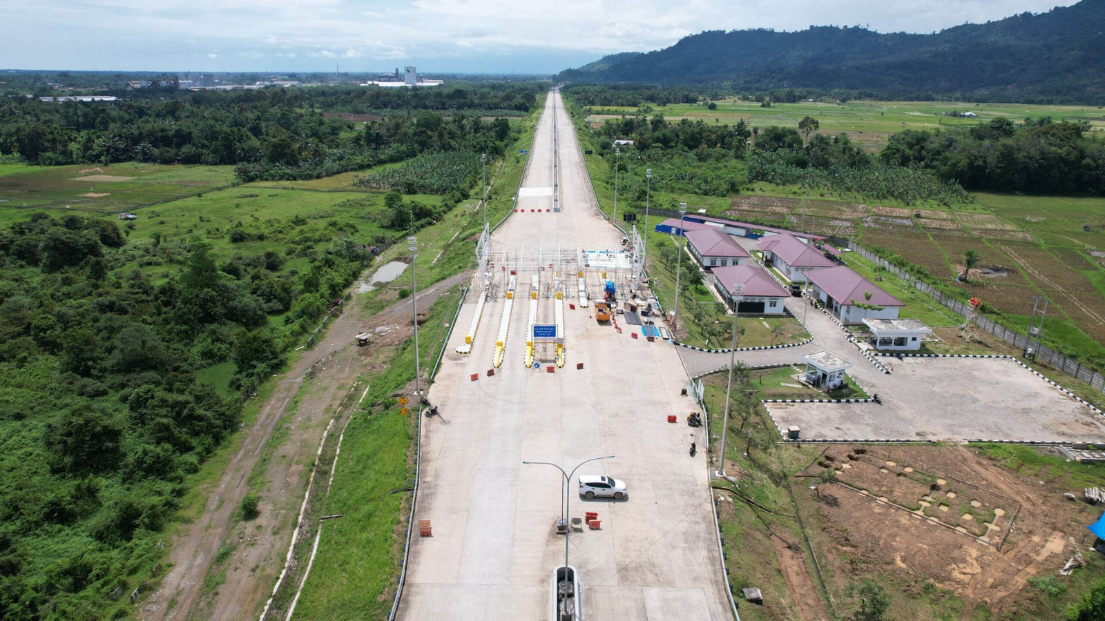 jalan tol padang-sicincin