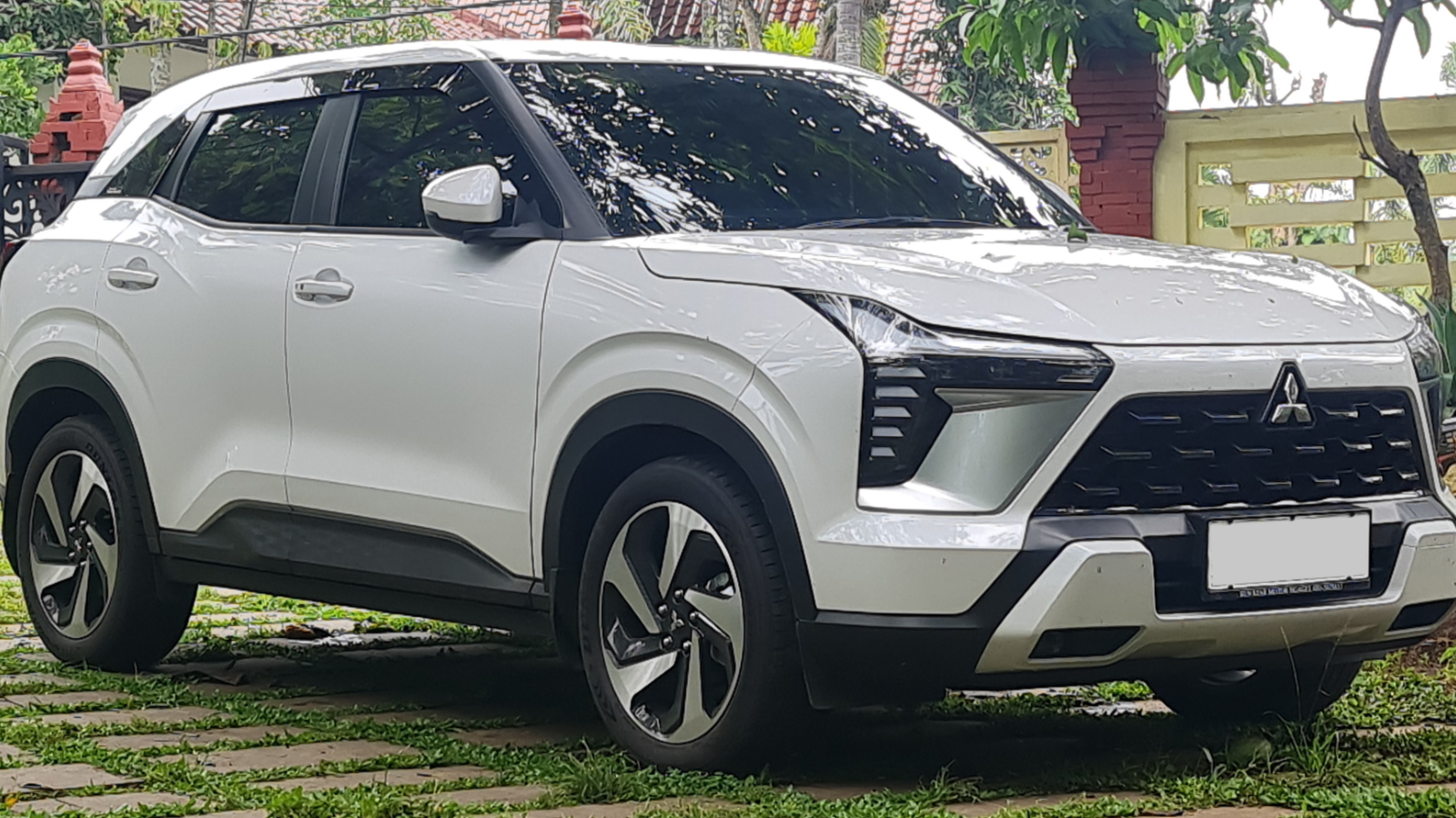 fitur keamanan mitsubishi xforce