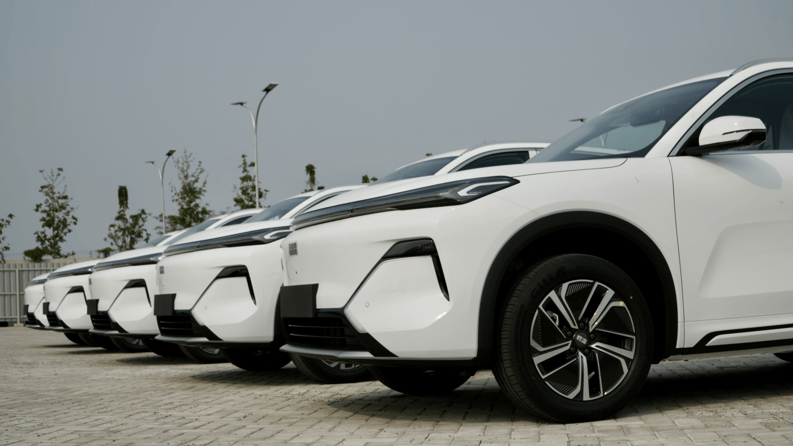 Geely resmi diproduksi lokal
