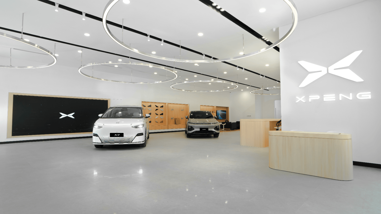flagship dealer xpeng pondok indah