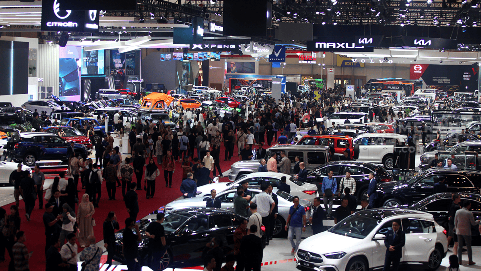 merek mobil terlaris Oktober 2025