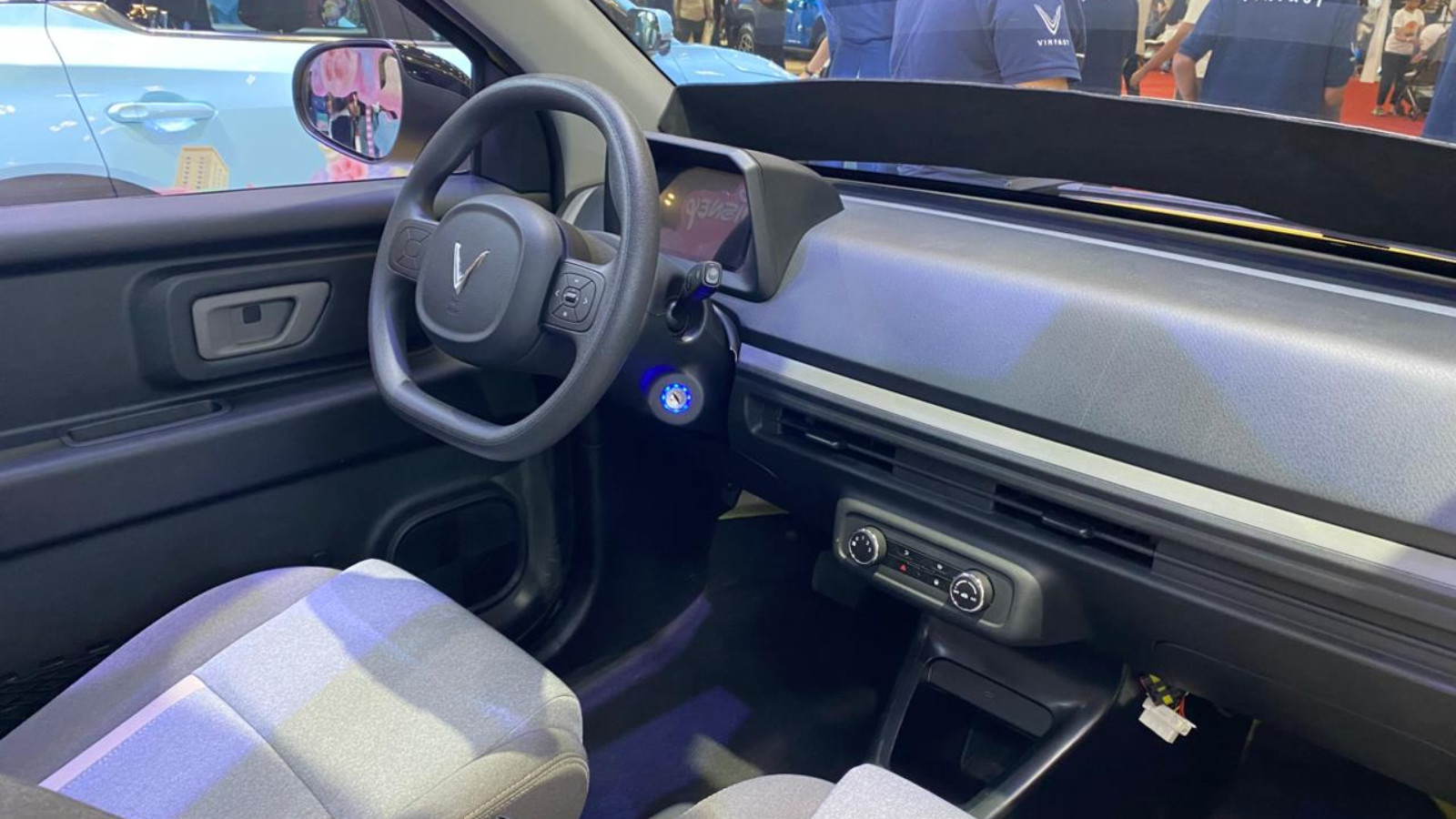 mobil listrik vinfast minio green