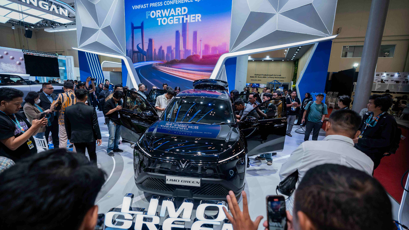 mobil listrik VinFast baru hadir di GJAW 2025