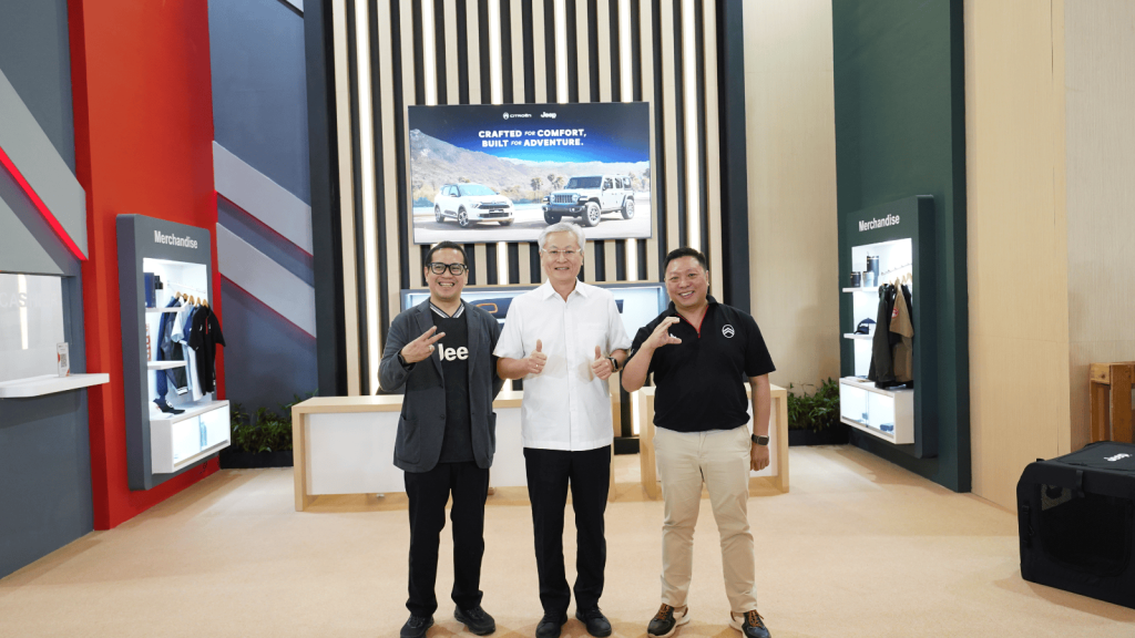promo Jeep dan Citroen di GJAW 2025