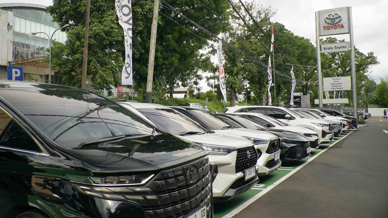 penjualan mobil toyota 2025