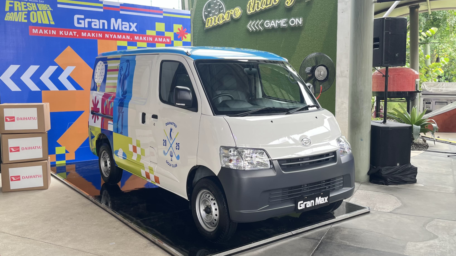 penjualan mobil daihatsu november 2025