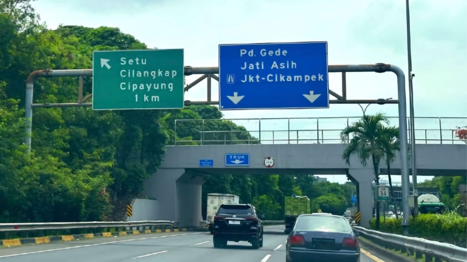 arti warna rambu jalan tol