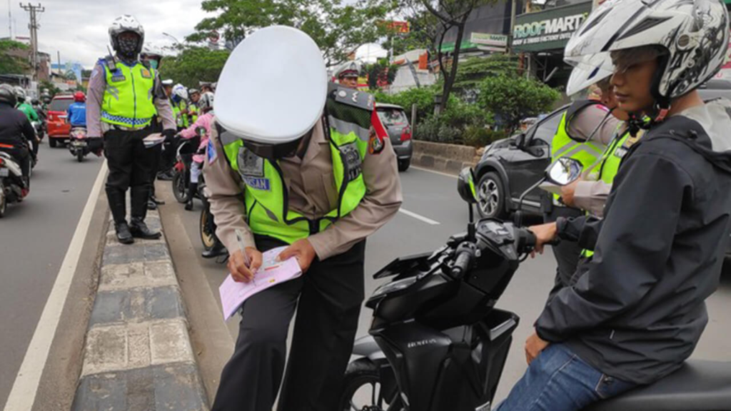 denda tilang tidak membawa STNK