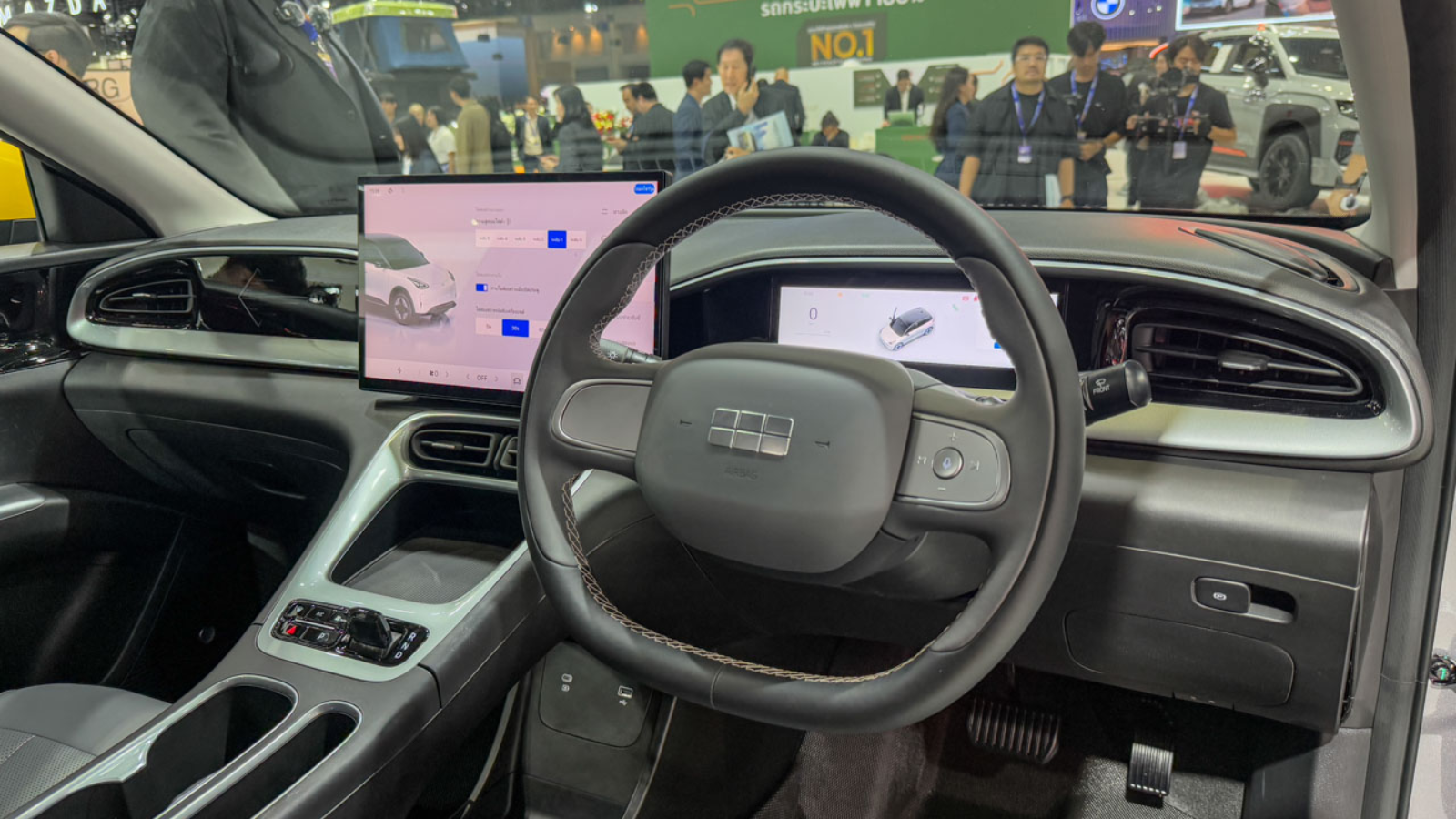 Geely EX2 ikut ramaikan Motomobi Carnaval