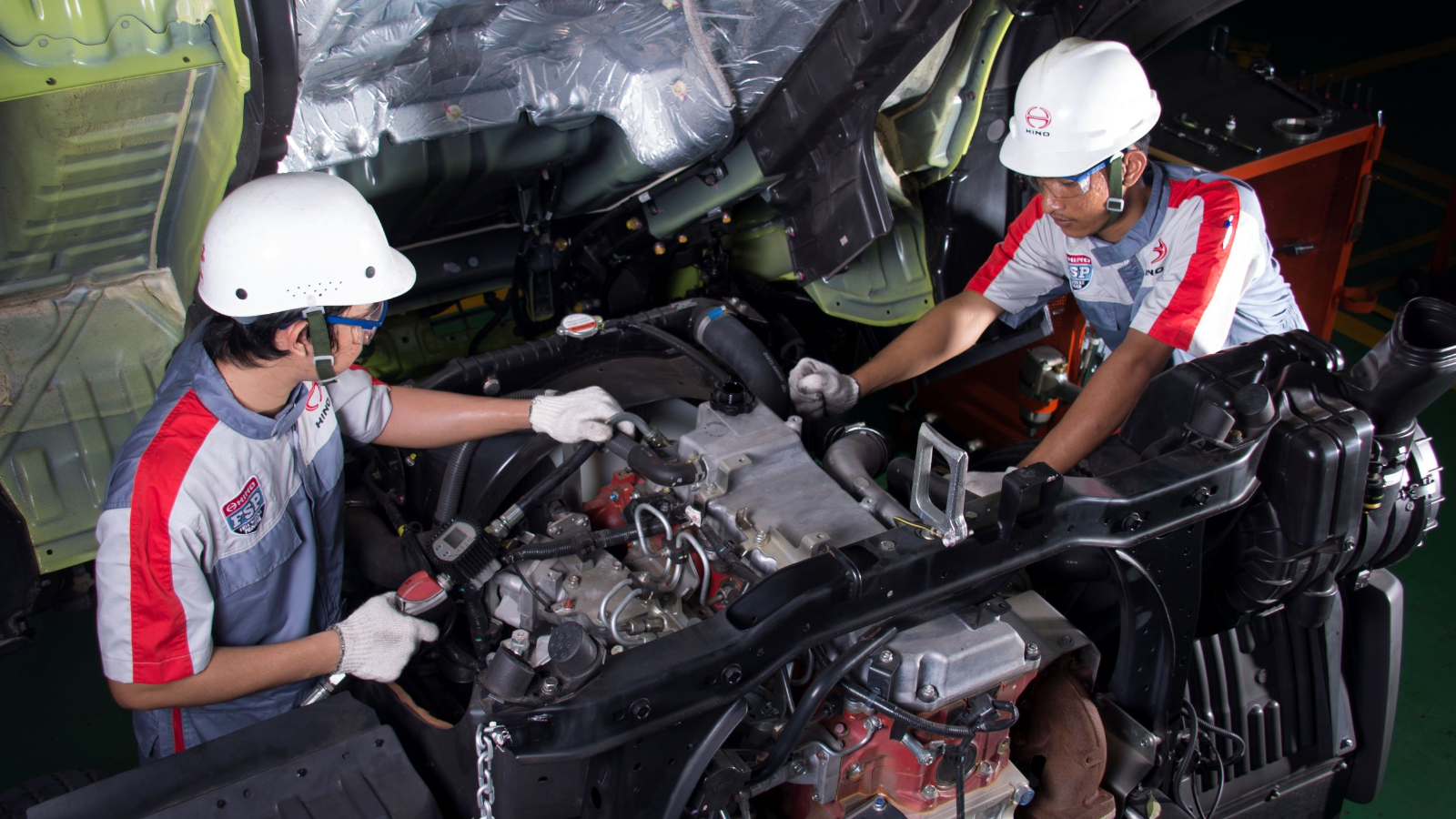 Hino dorong keselamatan berkendara