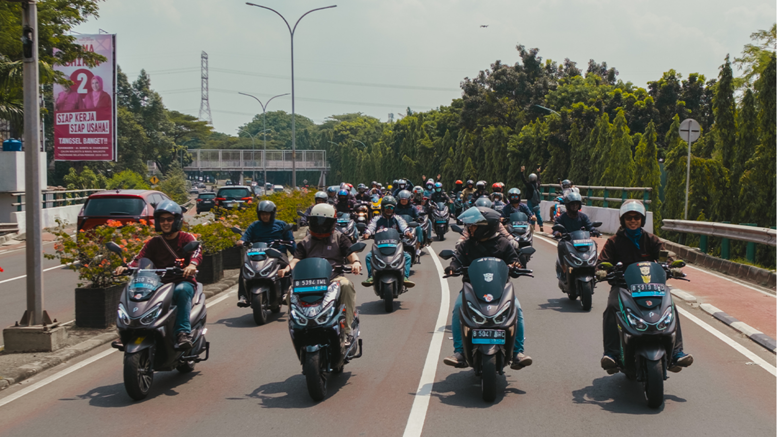 penjualan motor listrik Polytron