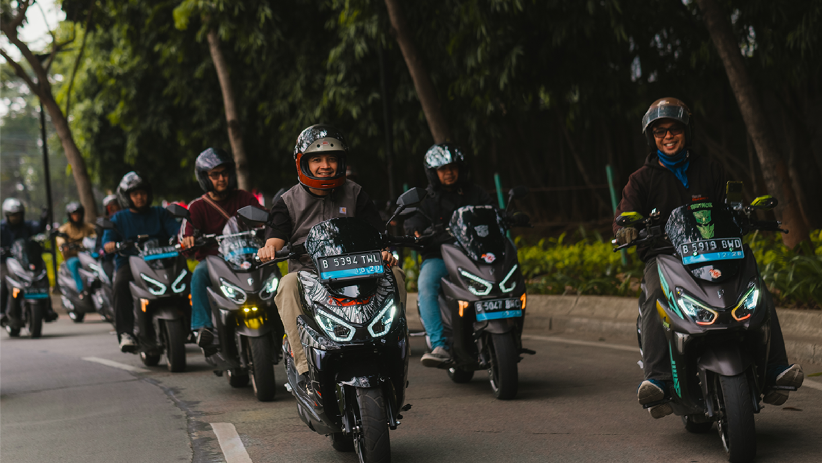 penjualan motor listrik Polytron