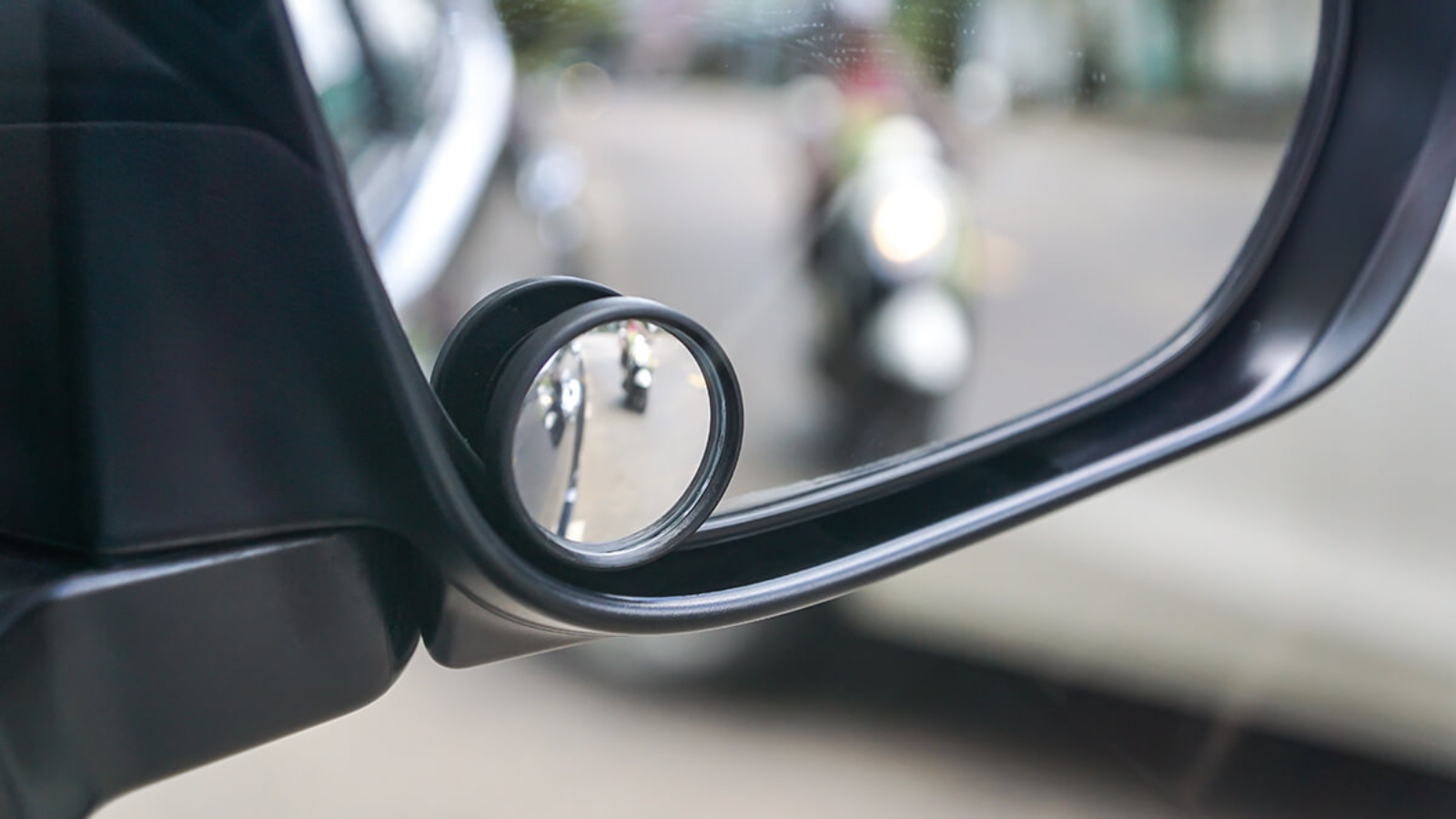 tips menghindari blind spot