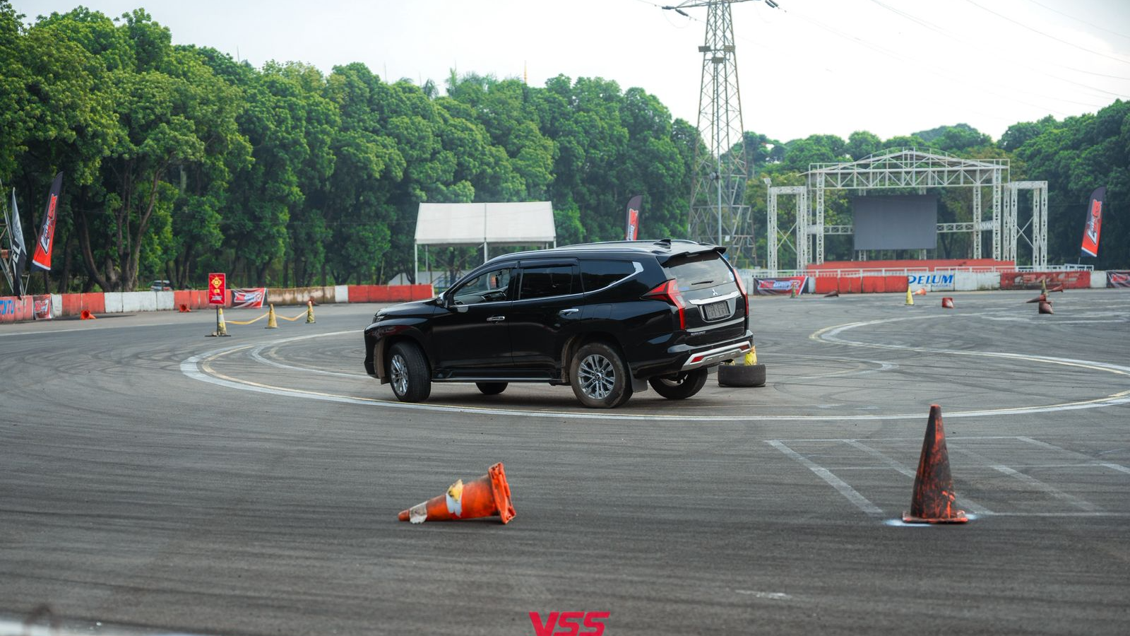 shockbreaker mobil YSS DTG 7 dan YSS Grip R