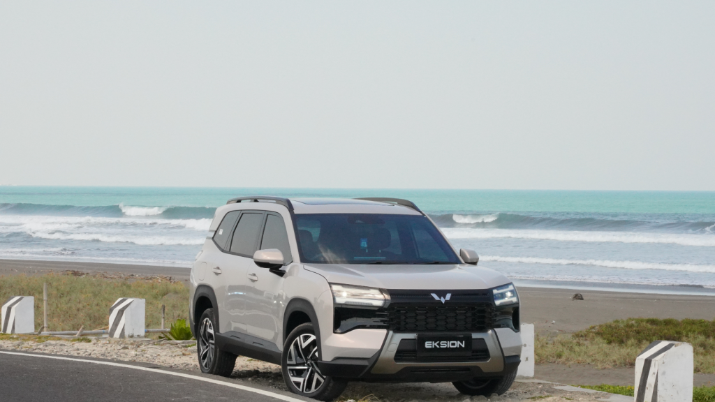 test drive wuling eksion phev