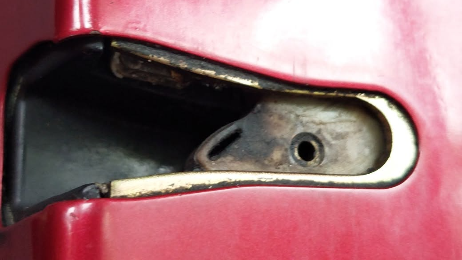 Penyebab pintu mobil susah tertutup