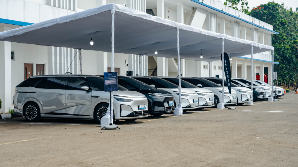first drive xpeng new x9