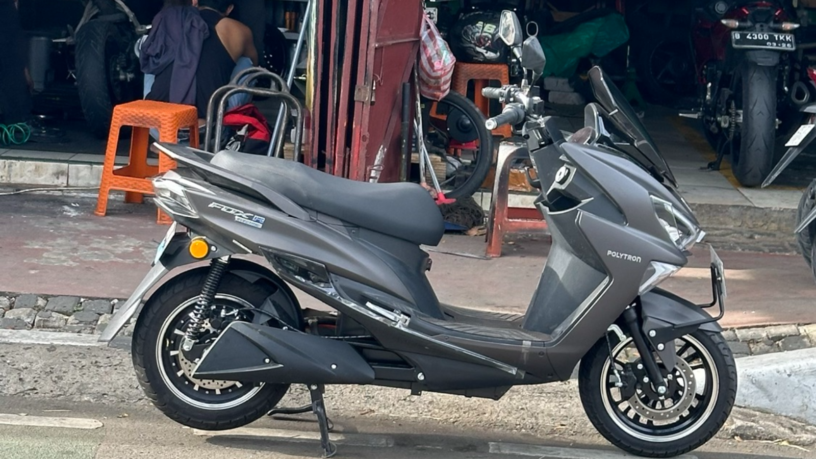 insiden polytron fox r
