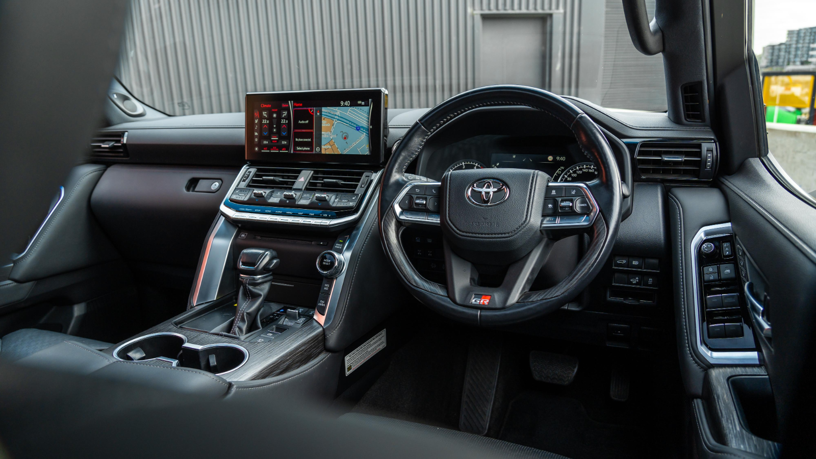 harga Toyota Land Cruiser Hybrid Oktober 2026